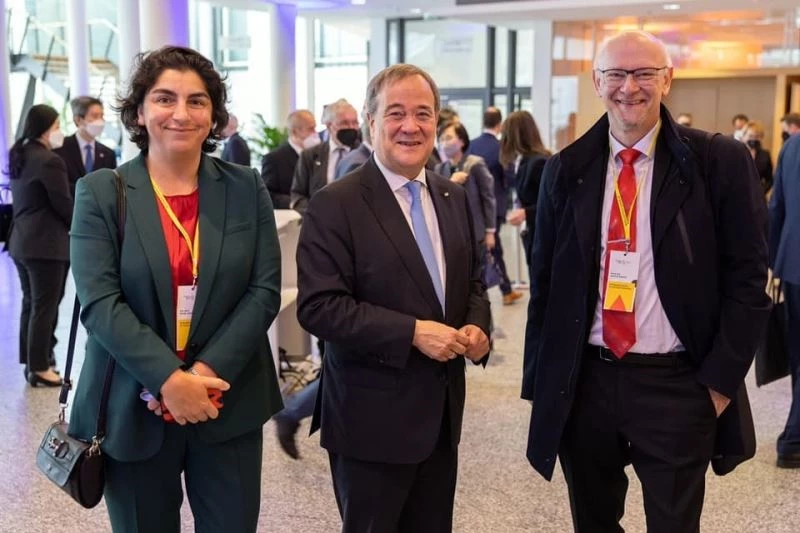 Almanya’da birlik elçisi seçilen Doktor Gürsoy, Merkel’le bir araya geldi
