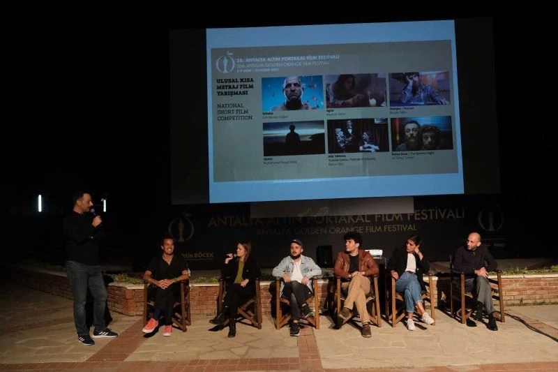 Söyleşiler ve film gösterimleri ile devam eden festivale ilgi büyük
