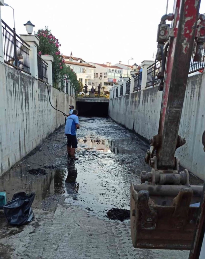 Marmaris Karadere’den 20 ton atık çıktı
