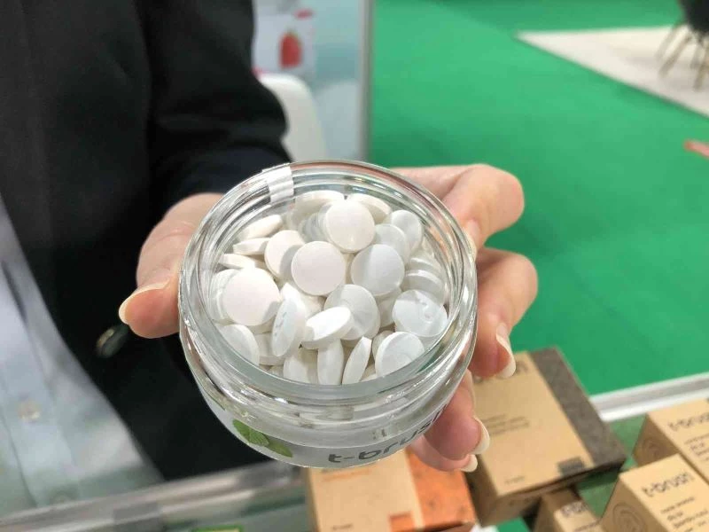 Doğal aromalı çiğnenebilir diş macunu ilgi gördü
