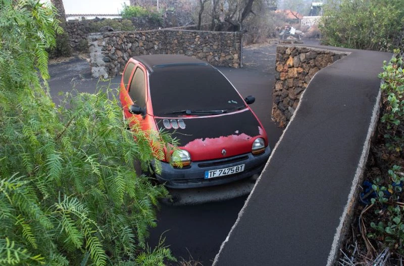 İspanya’daki La Palma Havalimanı volkanik küller nedeniyle kapatıldı
