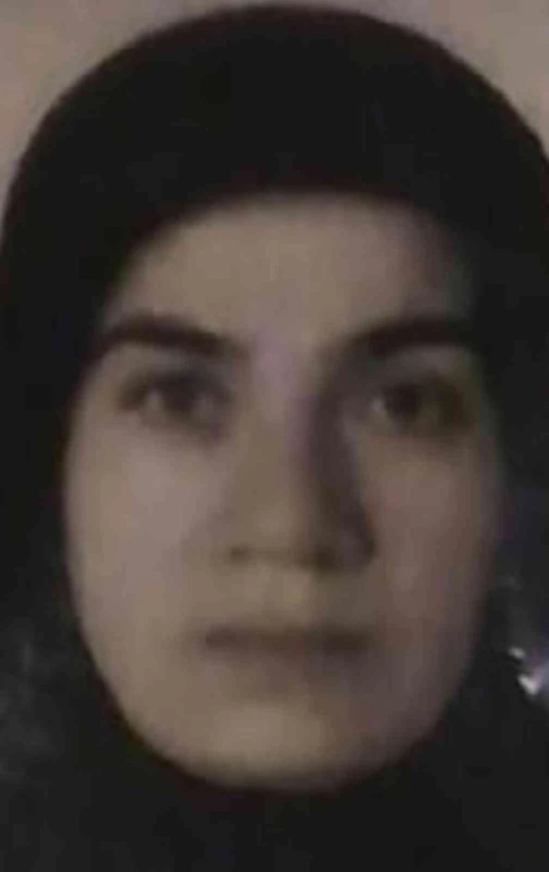 Hastane çalışanı evinde iple asılı halde ölü bulundu
