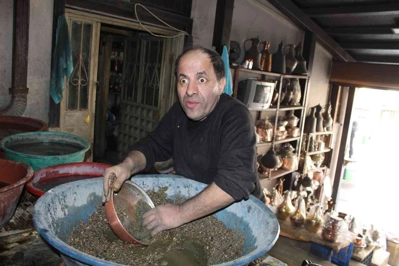 Görmeden kalaylıyor
