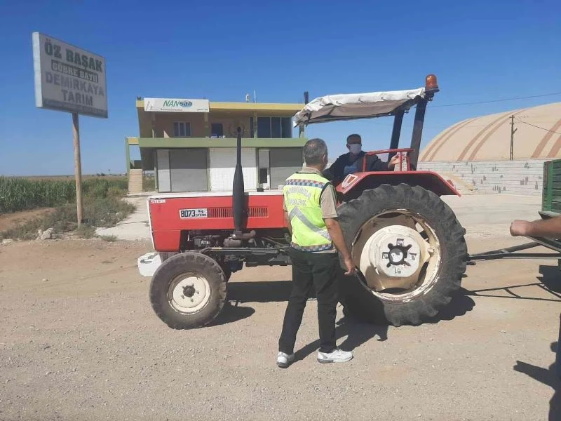 Mardin’de jandarma traktörleri denetledi
