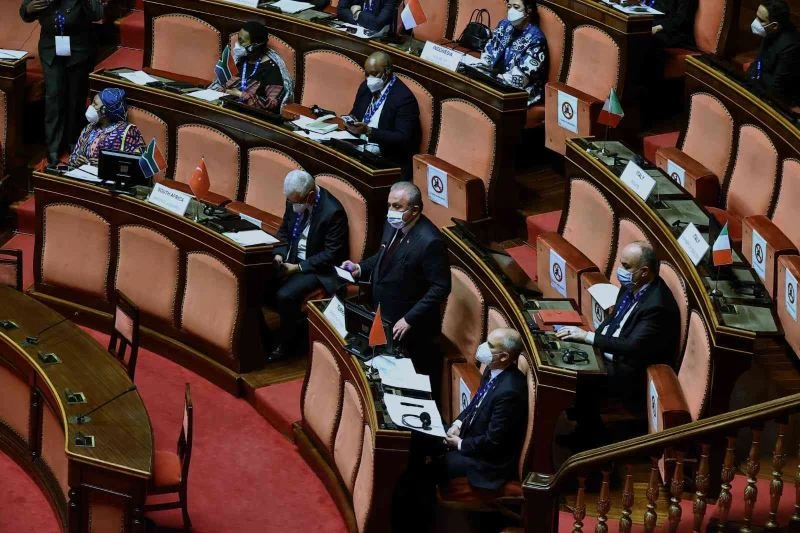 TBMM Başkanı Şentop: “Türkiye olarak son 20 yılda sağlık alanında yapılan büyük yatırımlarla küresel salgını yönetmeyi başardık”
