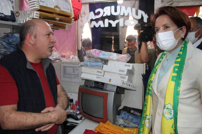 Meral Akşener esnafın nabzını tuttu
