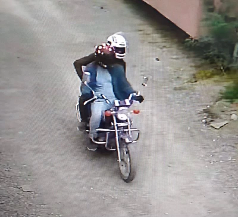 Sosyal hizmet çalışanı ayrıldığı eşinin kuzenleri tarafından silahlı saldırıya uğradı