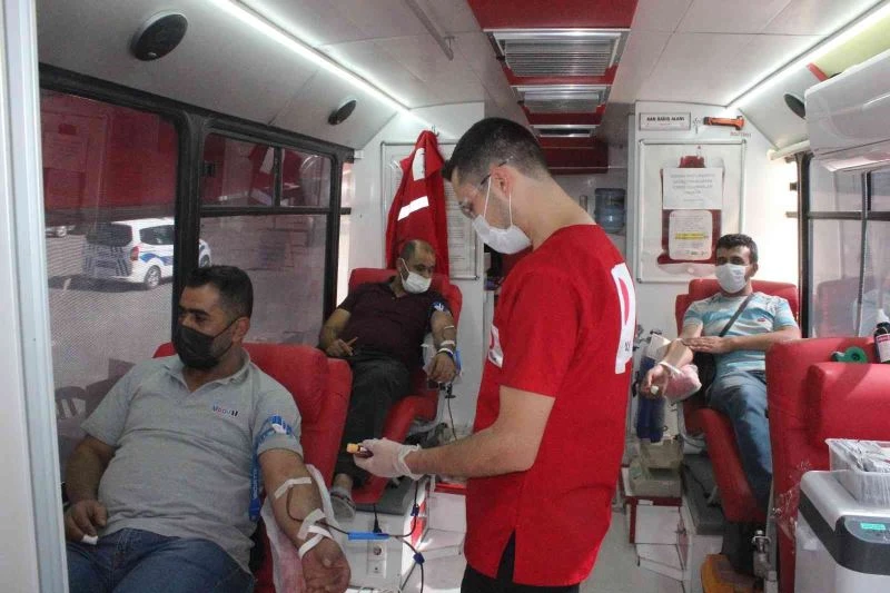 “İyi ki varsın kan dostum” kampanyası ilgi götürüyor
