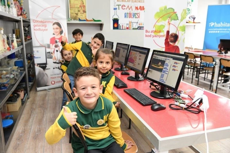 “Bu Atıklar Kod Yazıyor” projesine Vodafone iş ortaklarından destek artıyor
