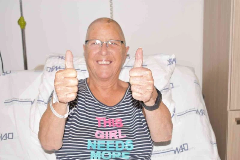 Beyin kanaması geçiren Hollandalı turist, 4 saatlik ameliyatla yaşama tutundu
