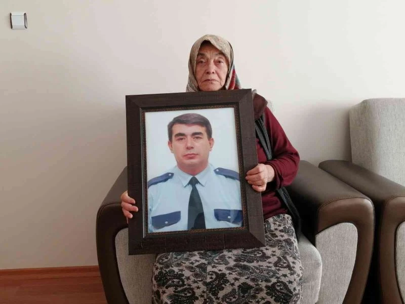6-7 Ekim olaylarında şehit olan Emniyet Müdür Yardımcısı Şahin’in annesi: “Gururu da var ama acısı da insanı mahvediyor”
