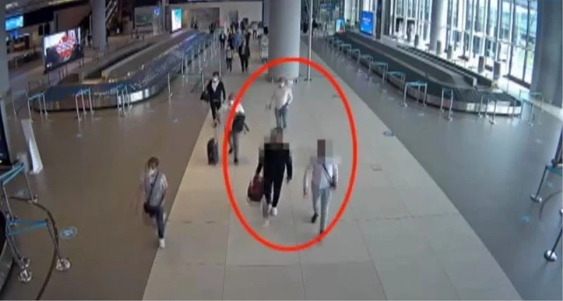 Sindirim sistemlerinde 2 kilonun üzerinde eroin bulunan kuryeler havalimanında yakalandı
