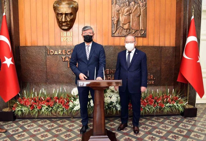 Kazakistan Ankara Büyükelçisi Saparbekuly’dan Manisa’da iş birliği vurgusu

