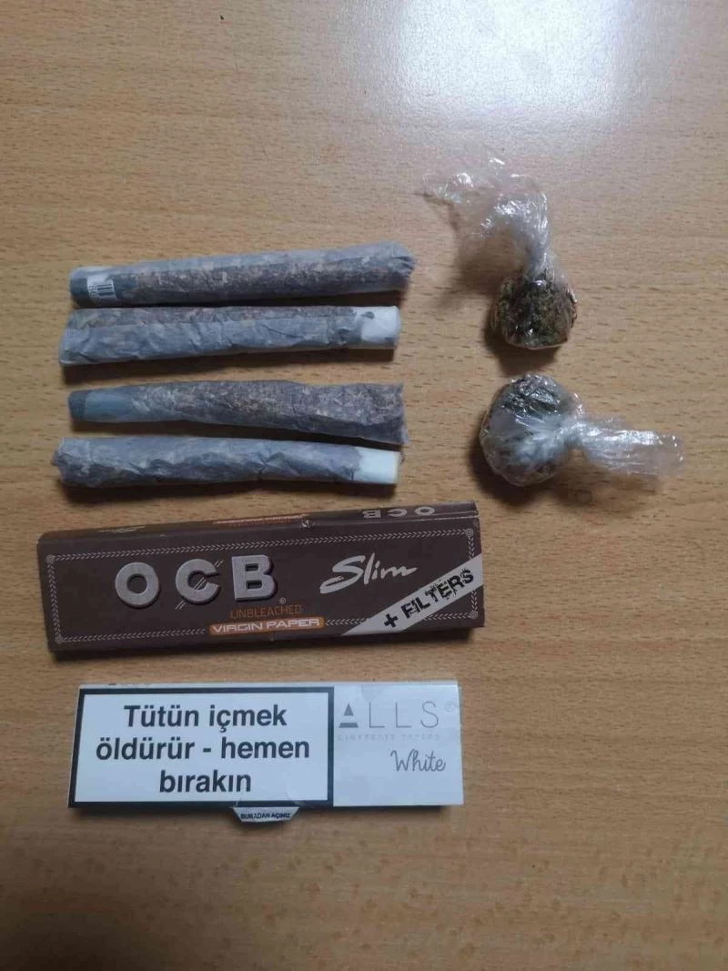 Bekçilerin şüphelenip aradığı araçtan uyuşturucu çıktı
