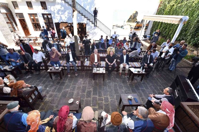 Piyano ile Kürtçe uzun hava Diyarbakır’da buluştu
