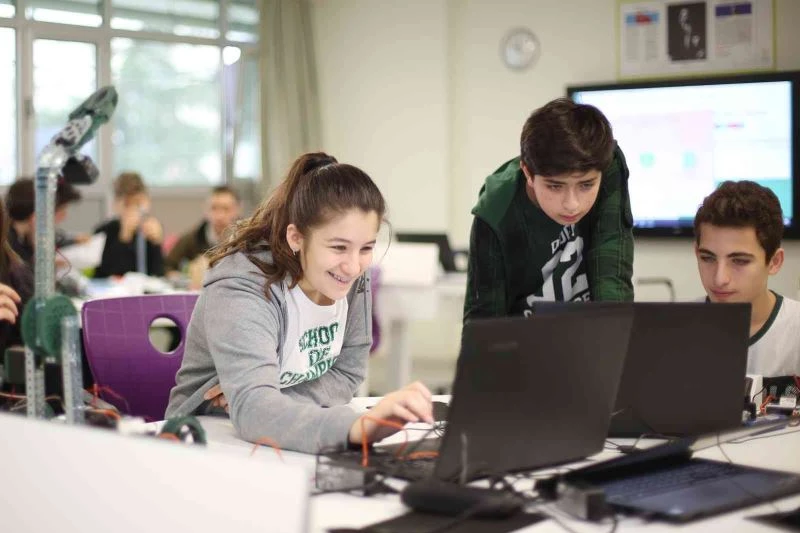 İTÜ ETA Vakfı Doğa Koleji öğrencileri, projeleriyle MOSTRATEC Bilim Olimpiyatları finalinde
