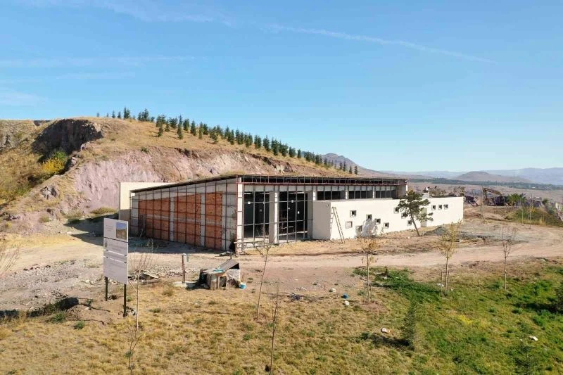 Mete Gazoz Okçuluk Merkezi hızla tamamlanıyor
