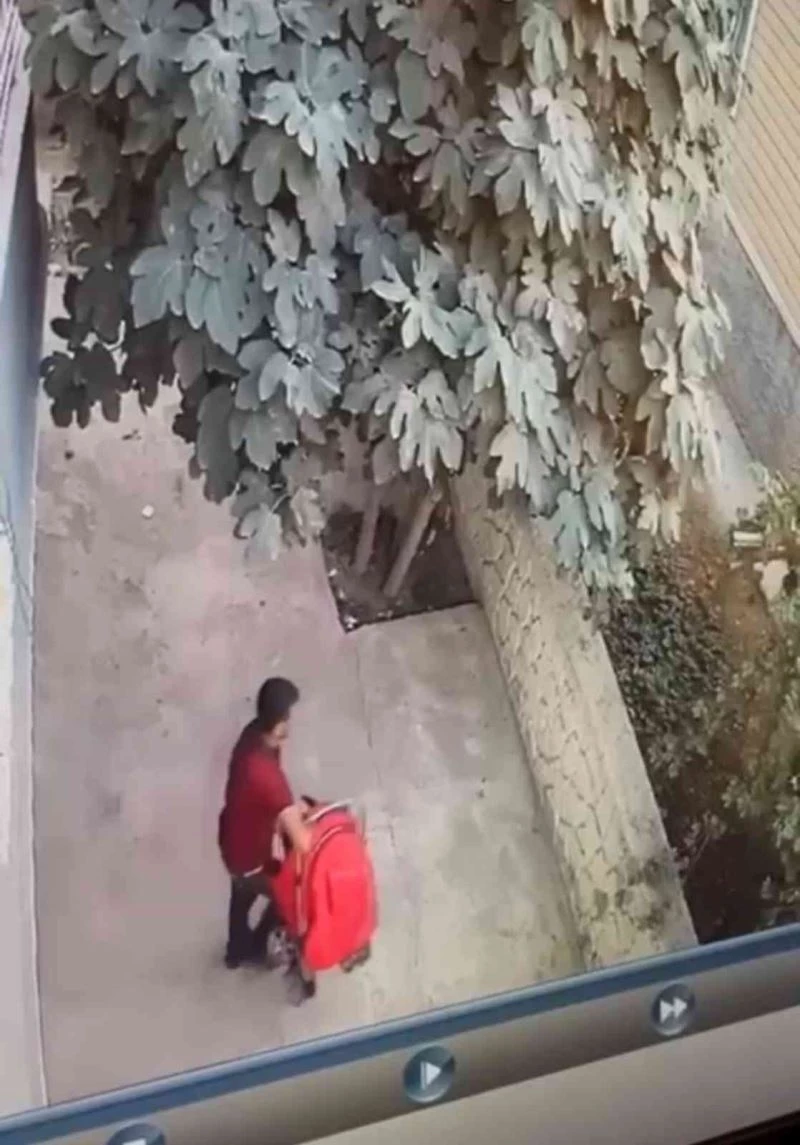 Batman’da bebek arabasını çalan hırsız kamaraya takıldı
