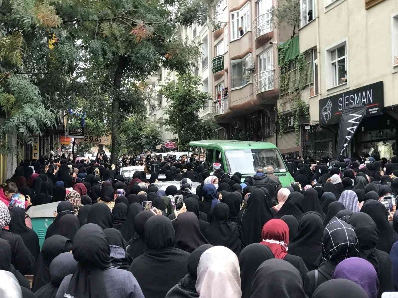 İsmailağa Cemaati’nden Hayriye Yazar Hoca son yolculuğuna uğurlandı
