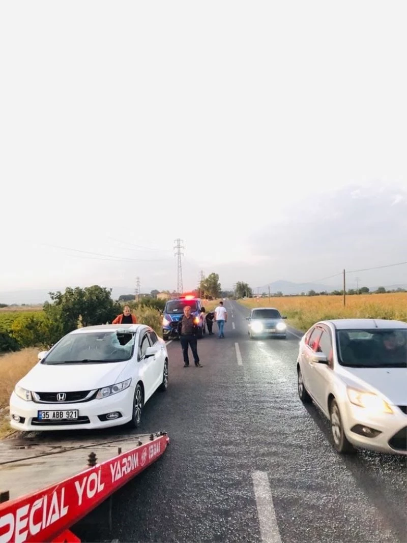Manisa’da otomobilin camına merdiven çarptı: 2’si çocuk, 5 yaralı
