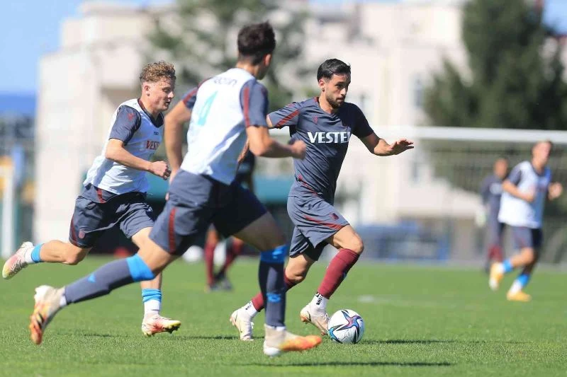 Trabzonspor U19 takımıyla hazırlık maçı yaptı
