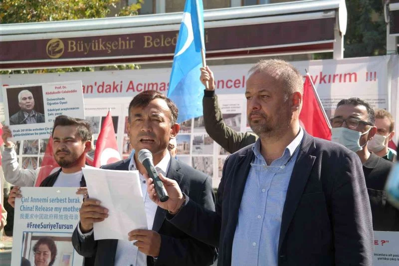 Doğu Türkistanlı mağdurlar Çin’in zulmünü duyurmak için Eskişehir’e geldi

