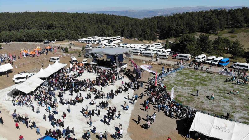 Erzincan’da 5. Dumanlı Yaylası Gençlik ve Doğa Festivali renkli görüntülere sahne oldu
