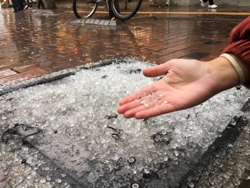 Hamamyolu’nun ortasında tehlikeli cam havuzu
