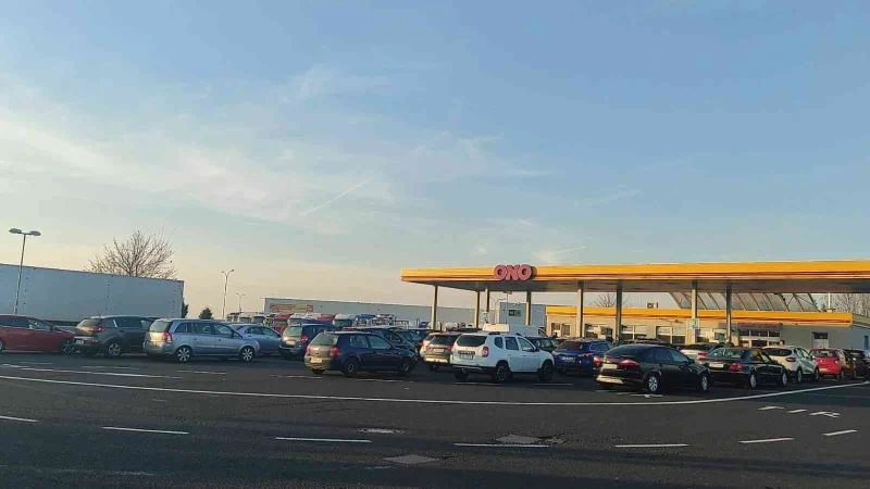 Almanlar ucuz akaryakıt için Çekya’ya geliyor
