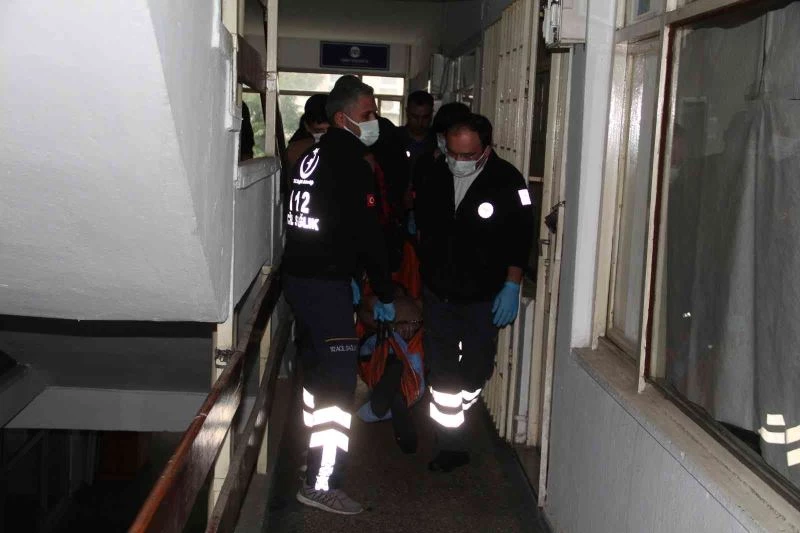 İş hanındaki şüpheli şahıs polis ve sağlık ekiplerini seferber etti
