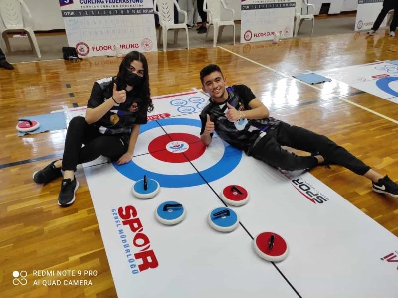Floor Curling şampiyonu Denizli
