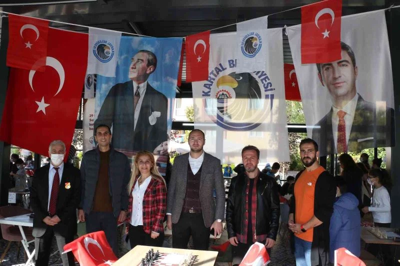 Kartal Belediyesi Cumhuriyet Kupası Satranç Turnuvası’nda hamleler yarıştı

