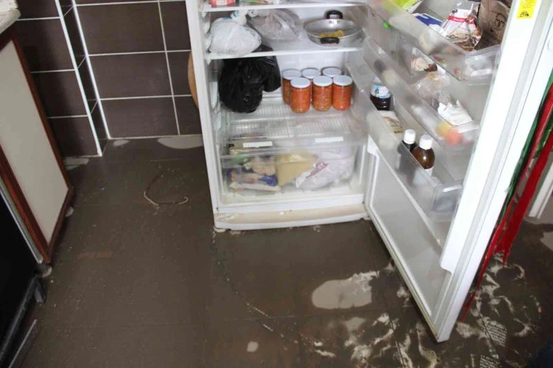 Meteorolojinin uyarıda bulunduğu Elazığ’da evleri su bastı
