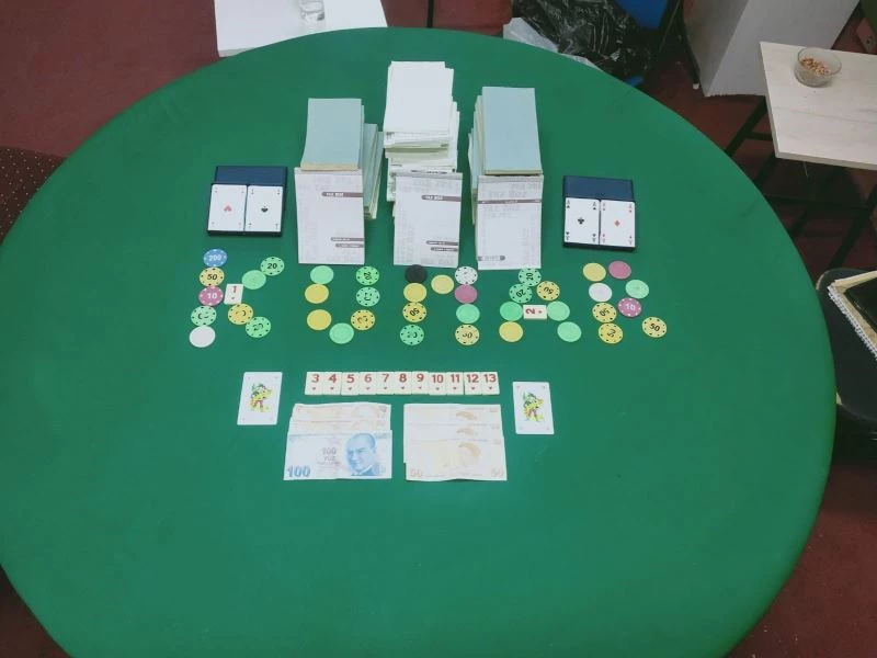 4 farklı adreste kumar oynayan 43 kişiye 52 bin TL ceza
