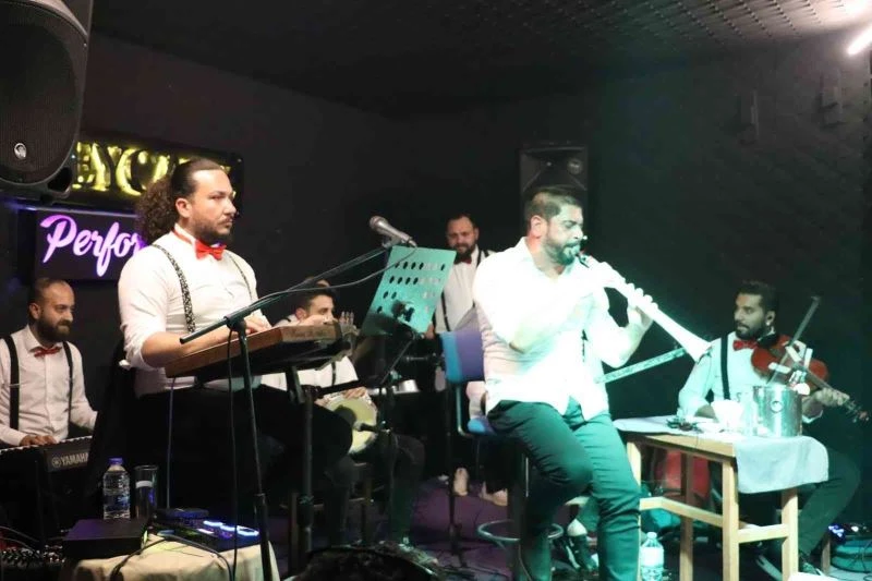 Kuşadası’nda zurna severler unutulmaz bir gece yaşadı
