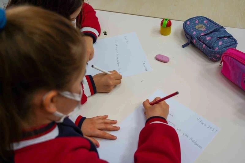 Atatürk’e mektup yazıp postayla Anıtkabir’e gönderdiler
