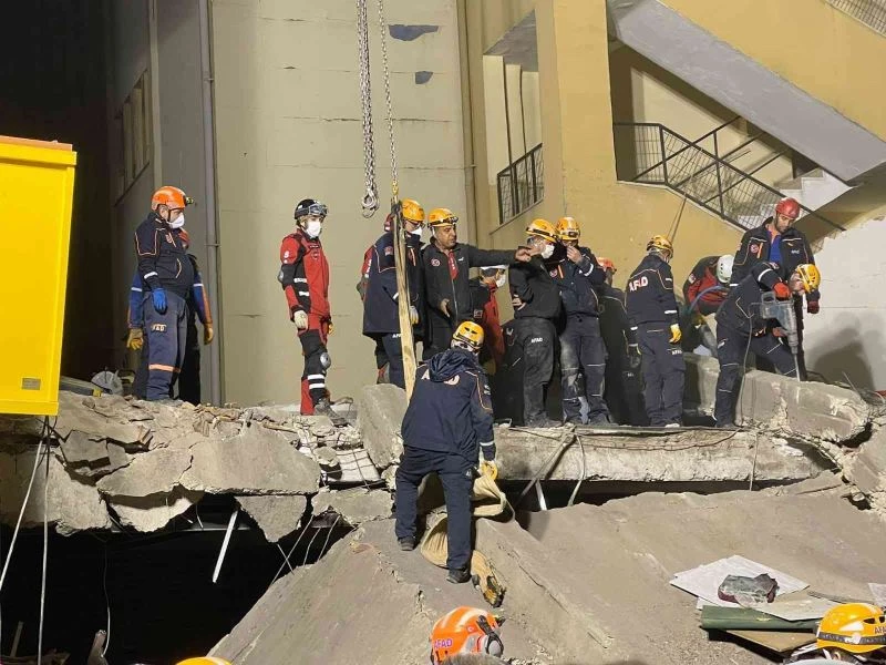 Bingöl AFAD ve SAR ekipleri Malatya’da arama kurtarma çalışmalarına katıldı
