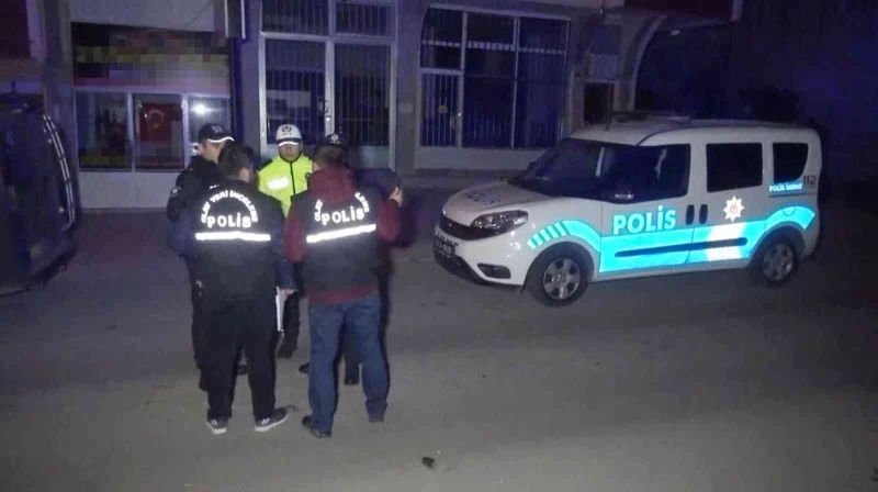 3. katın balkonundan atlayan genç hastanede hayatını kaybetti
