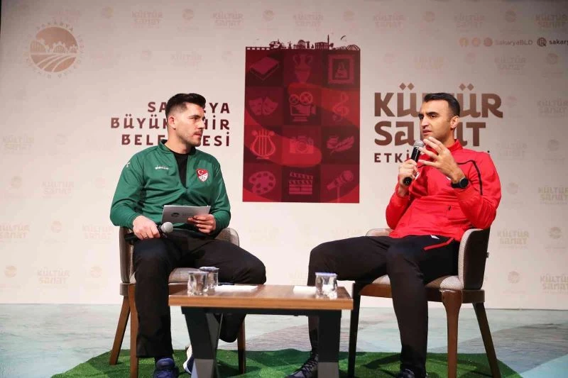 Atilla Karaoğlan, AKM’de futbolu anlattı
