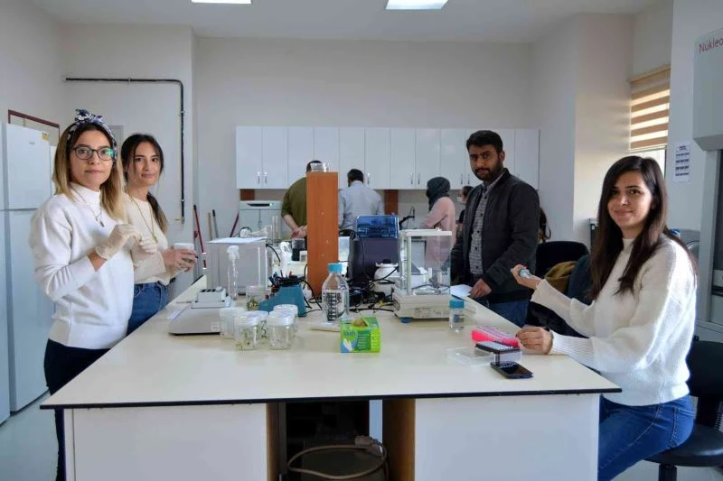 Türk bilim adamları, dünyayı saran kuraklık tehlikesine çare arıyor
