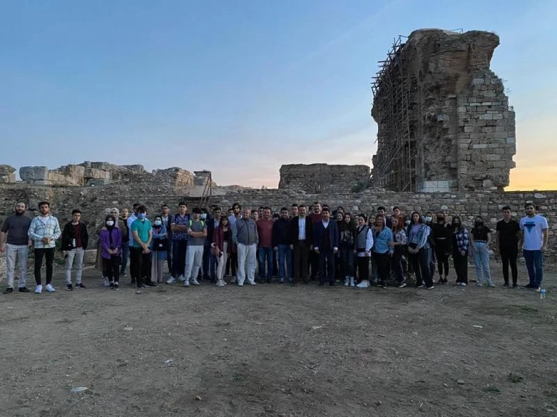 ADÜ Rektörü Aldemir, antik kent gezisine katıldı
