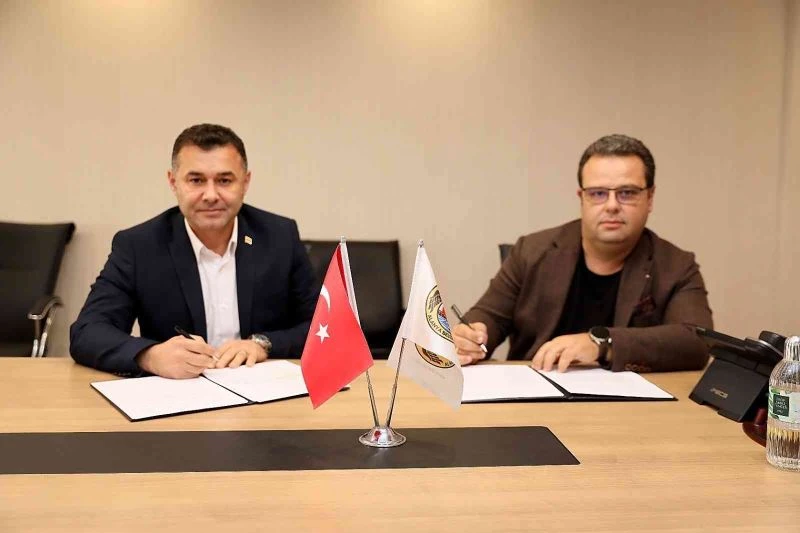 Alanya’da budama atıkları gübreye dönüşüyor
