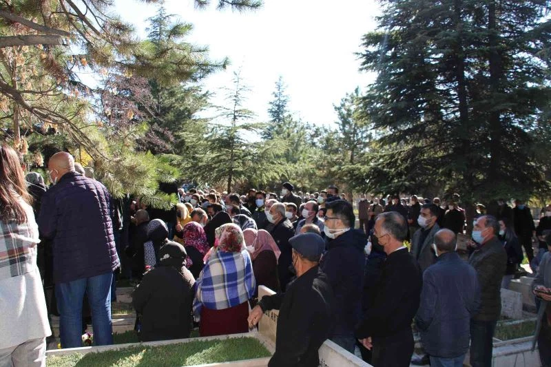 Samuray kılıcıyla katledilen genç mimar memleketinde toprağa verildi
