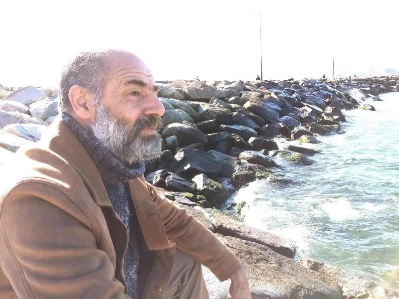 Acılara tutunup kendini şarkı sözlerine verdi
