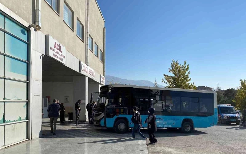 Rahatsızlanan yolcuyu saniyelerle yarışarak hastaneye yetiştirdi
