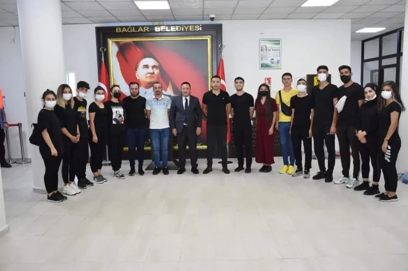 Konservatuvar öğrencileri belediyenin desteğiyle hayallerine kavuştu
