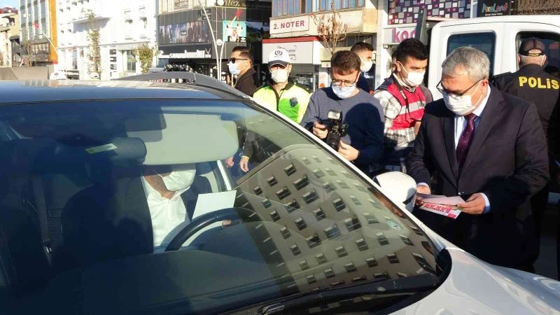 Vali Gündüzöz, emniyet kemeri denetimine katıldı
