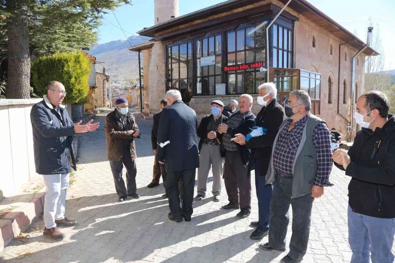 Konya Kızılören’de depremin izleri silinmeye çalışılıyor

