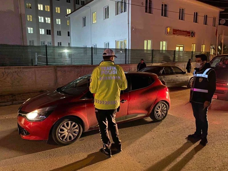 Polis ekipleri gece gündüz huzur ve güvenliğin sağlanması için denetim yapıyor
