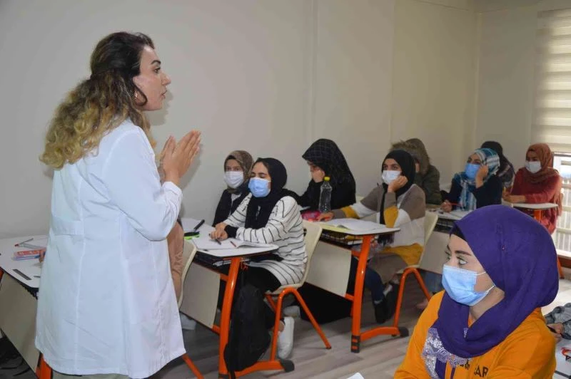 Kızların üniversite umudu belediye desteğiyle yeşeriyor
